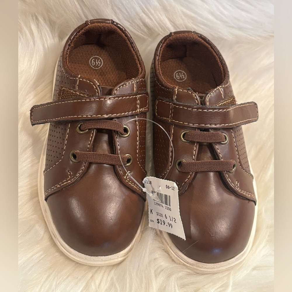 Kids American Eagle Brown Shoes Size 6.5 NEW
